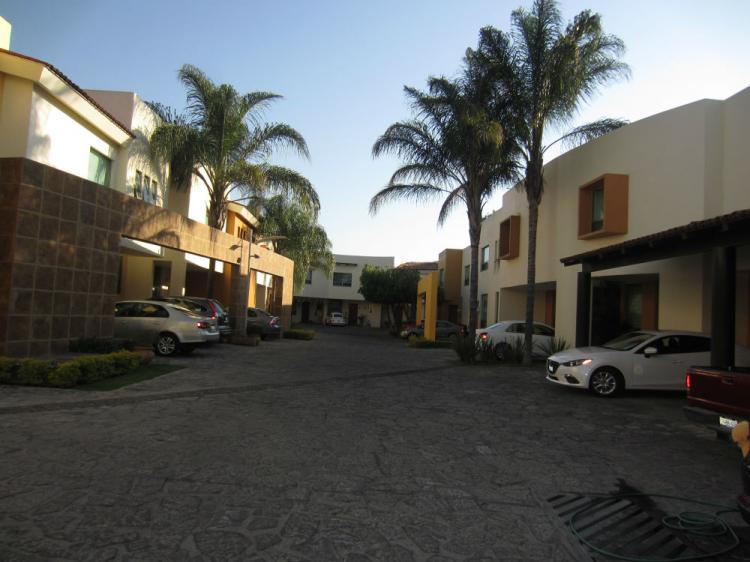 Foto Casa en Venta en ARBOLEDAS, Zapopan, Jalisco - $ 3.850.000 - CAV200737 - BienesOnLine