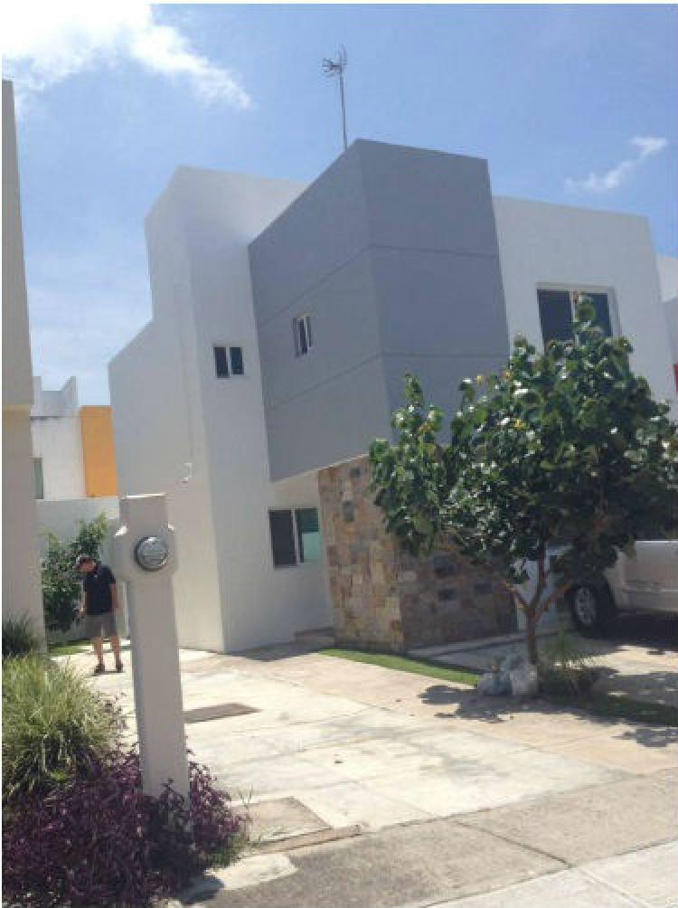 Foto Casa en Venta en Fraccionamiento Banus, Tlajomulco de Ziga, Jalisco - $ 1.120.000 - CAV193674 - BienesOnLine