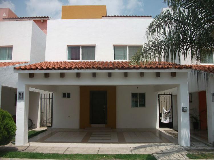 Foto Casa en Venta en Fraccionamiento Bonanza, Tlajomulco de Ziga, Jalisco - $ 1.560.000 - CAV91802 - BienesOnLine