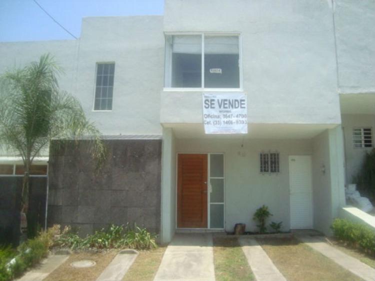 Foto Casa en Venta en Terralta, Tlaquepaque, Jalisco - $ 1.082.000 - CAV92643 - BienesOnLine