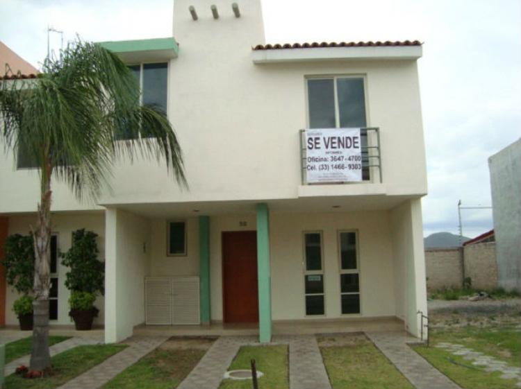 Foto Casa en Venta en Hacienda Real de Colima, Tlajomulco de Ziga, Jalisco - $ 1.245.000 - CAV92843 - BienesOnLine