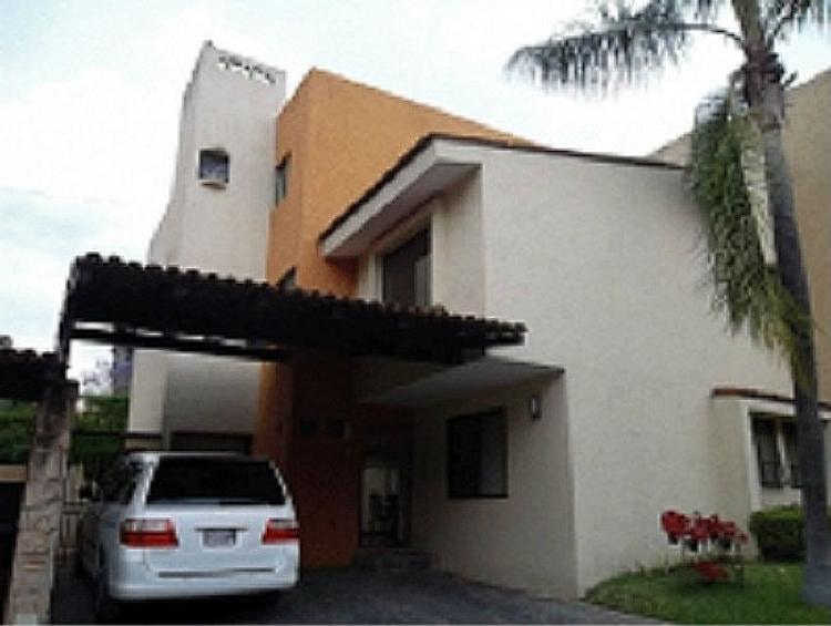 Foto Casa en Venta en Colomos Providencia, Guadalajara, Jalisco - $ 4.000.000 - CAV81306 - BienesOnLine