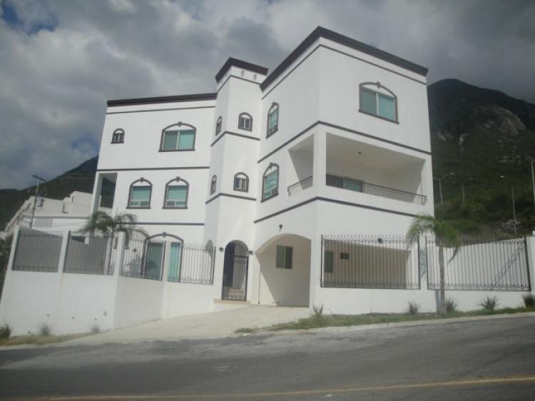 Foto Casa en Venta en Pedregal la Silla, Monterrey, Nuevo Leon - $ 3.850.000 - CAV104708 - BienesOnLine