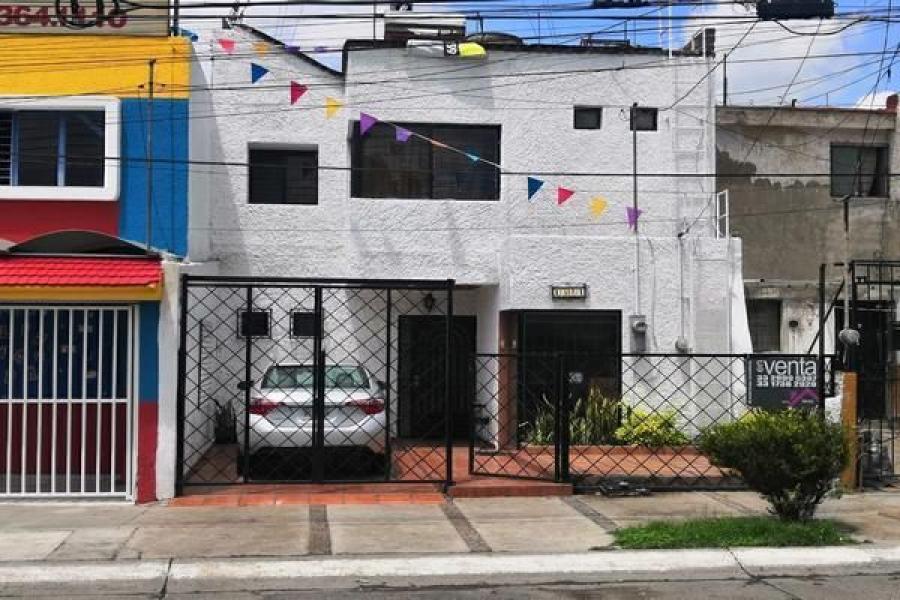 Foto Casa en Venta en Arcos de Zapopan, Zapopan, Jalisco - $ 1.450.000 - CAV320471 - BienesOnLine