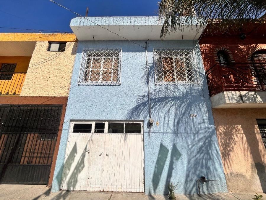 Foto Casa en Venta en LAGOS DEL ORIENTE, Tlaquepaque, Jalisco - $ 1.374.000 - CAV345732 - BienesOnLine