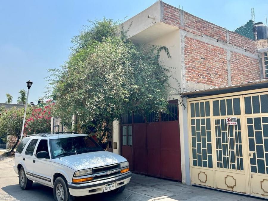 Foto Casa en Venta en ALVARO OBREGON, Tlaquepaque, Jalisco - $ 1.465.000 - CAV345734 - BienesOnLine