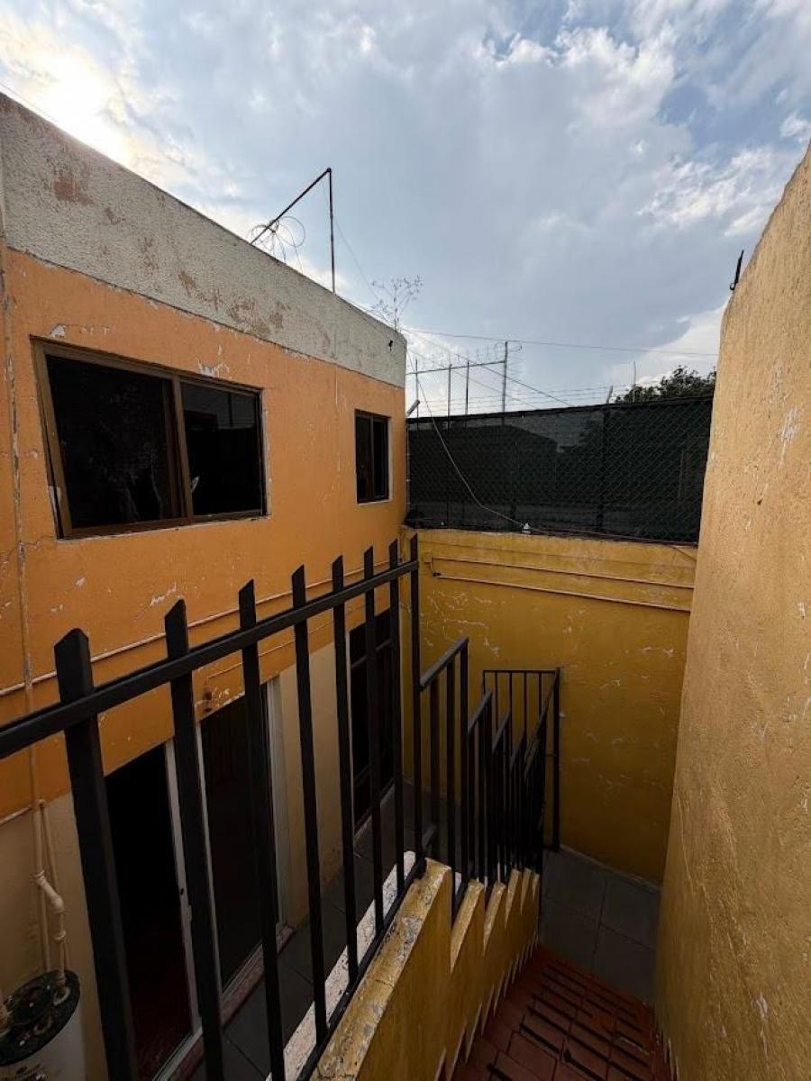 Foto Casa en Venta en Oblatos, Guadalajara, Jalisco - $ 2.200.000 - CAV364829 - BienesOnLine