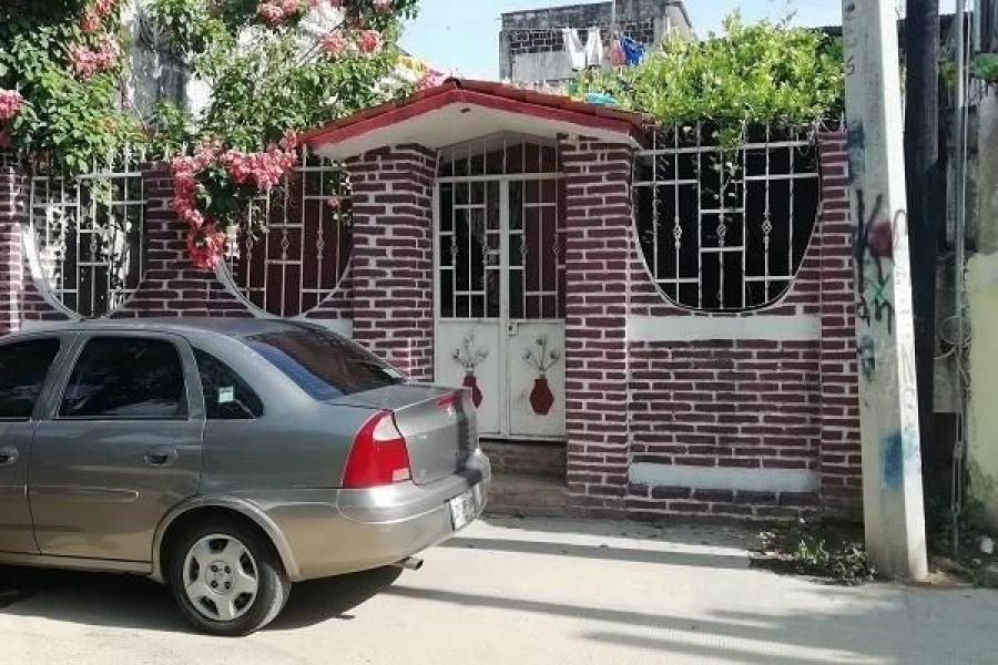 Foto Casa en Venta en RENACIMIENTO, Acapulco de Juárez, Guerrero - $ 910.000 - CAV286608 - BienesOnLine