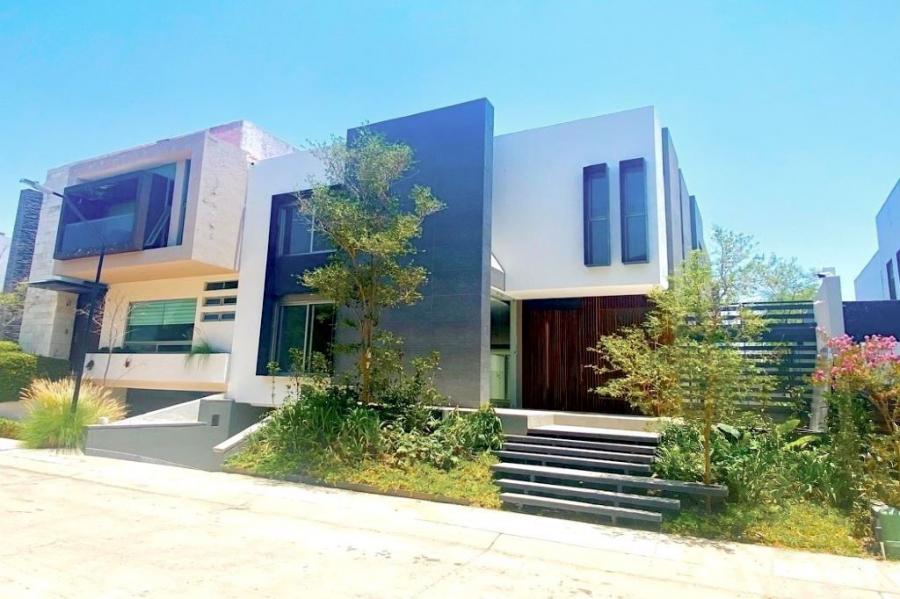 Foto Casa en Venta en PUERTA DE HIERRO, Zapopan, Jalisco - $ 27.900.000 - CAV328272 - BienesOnLine