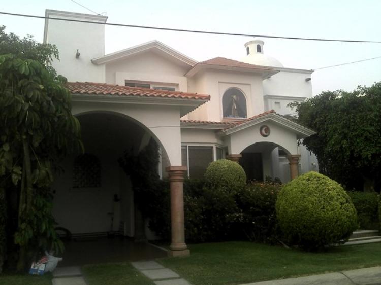 Foto Casa en Venta en LOMAS DE COCOYOC, Fraccionamiento Lomas de Cocoyoc, Morelos - $ 3.200.000 - CAV89017 - BienesOnLine