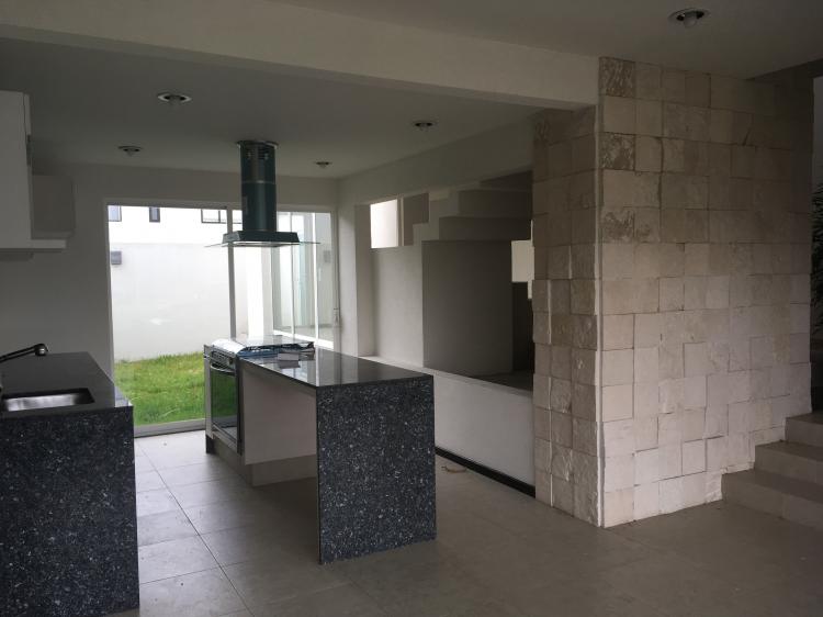 Foto Casa en Venta en Paseo del Parque Tres Marias, Morelia, Michoacan de Ocampo - $ 2.300.000 - CAV214905 - BienesOnLine