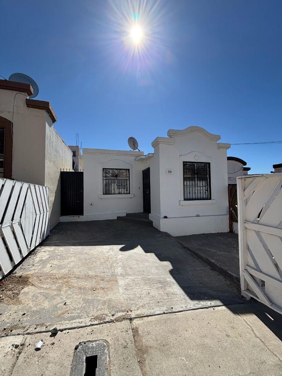 Foto Casa en Venta en Santa Fe 3ra Secc., Tijuana, Baja California - $ 2.100.000 - CAV365075 - BienesOnLine