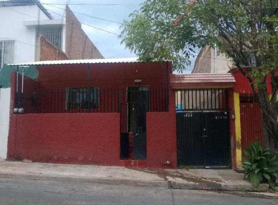 Foto Casa en Venta en Oblatos, Guadalajara, Jalisco - $ 950.000 - CAV346571 - BienesOnLine
