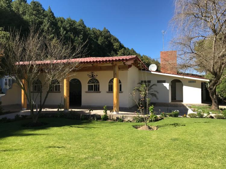 Foto Casa en Venta en Villa Victoria, Mexico - $ 4.000.000 - CAV205812 - BienesOnLine