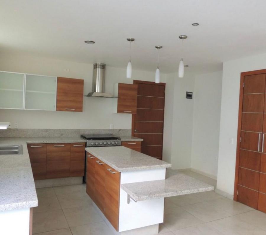 Foto Casa en Venta en Zona Real, Zapopan, Jalisco - $ 5.890.000 - CAV311118 - BienesOnLine