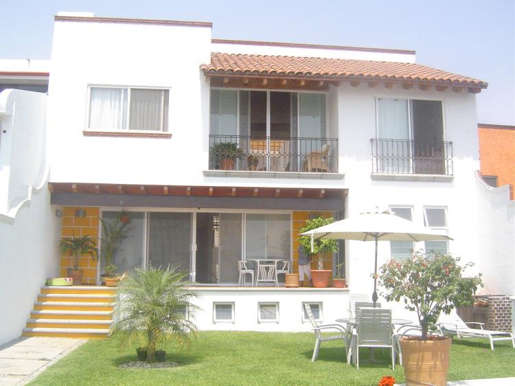 Foto Casa en Venta en fraccionamiento, Cuernavaca, Morelos - $ 3.700.000 - CAV3981 - BienesOnLine