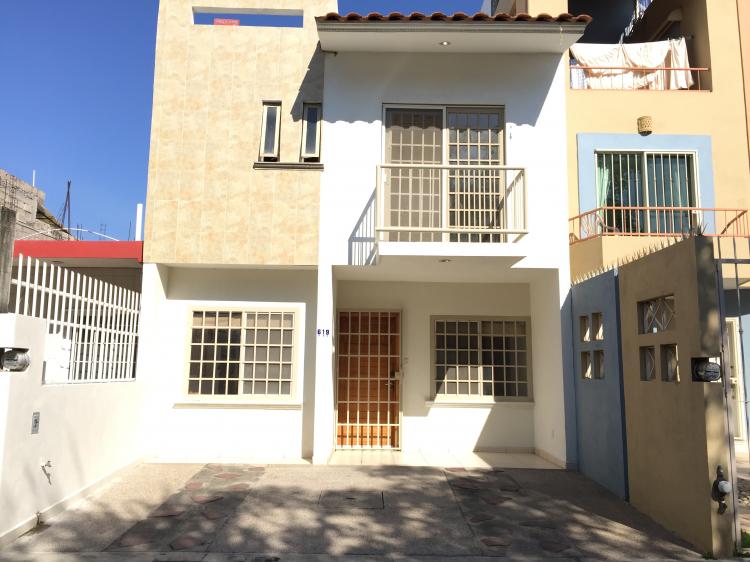 Foto Casa en Venta en ALBATROS, Puerto Vallarta, Jalisco - $ 1.750.000 - CAV228127 - BienesOnLine