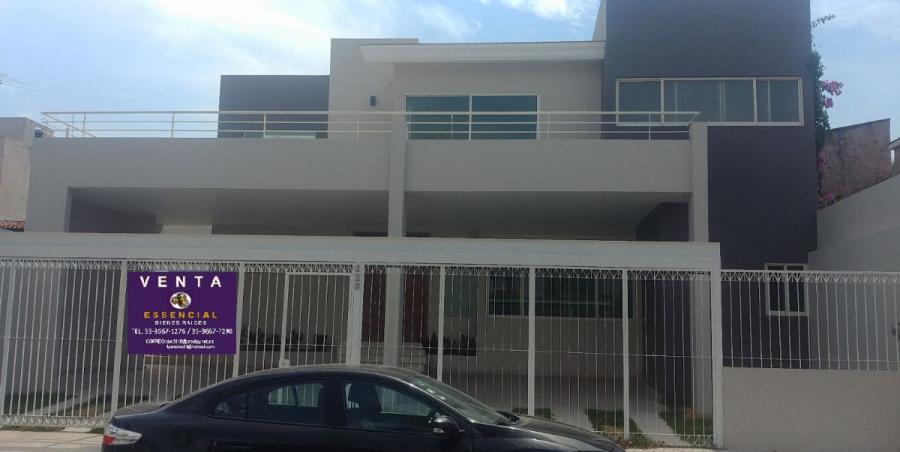 Foto Casa en Venta en BUGAMBILIAS, Zapopan, Jalisco - $ 8.700.000 - CAV253470 - BienesOnLine