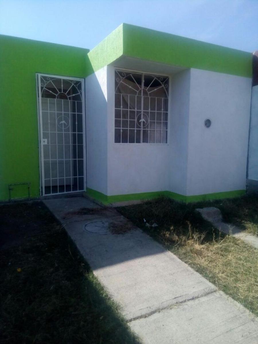 Foto Casa en Venta en LAS ARBOLEDAS, Lagos de Moreno, Jalisco - $ 620.000 - CAV264256 - BienesOnLine