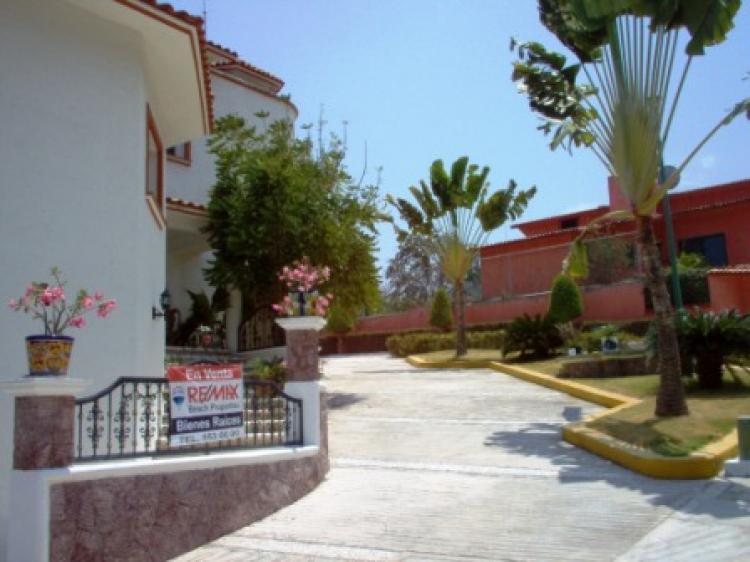 Foto Casa en Venta en Fraccionamiento Club de Golf, Ixtapa Zihuatanejo, Guerrero - $ 14.000.000 - CAV16939 - BienesOnLine