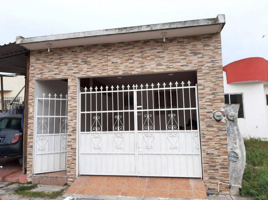 Foto Casa en Venta en Fracc Torrentes, Veracruz, Veracruz - $ 460.000 - CAV261576 - BienesOnLine