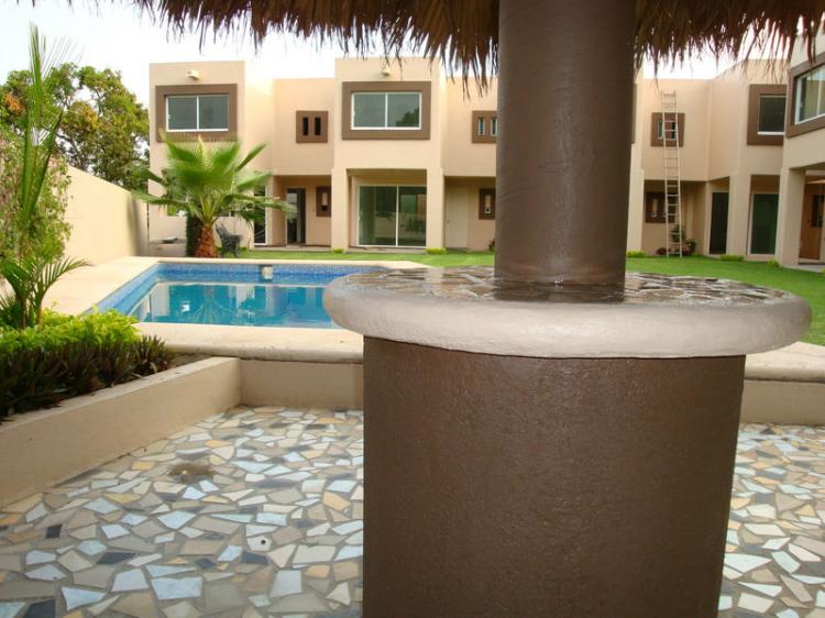 Foto Casa en Venta en Cocoyocbienesraices.com.mx  www.casasenlomasdecoco, Atlatlahucan, Morelos - $ 950.000 - CAV47332 - BienesOnLine