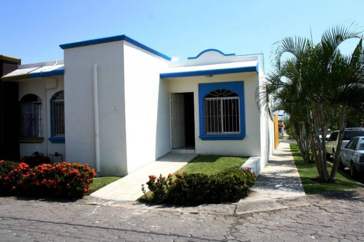 Foto Casa en Venta en BUGAMBILIAS, Ciudad de Villa de Alvarez, Colima - $ 640.000 - CAV61823 - BienesOnLine