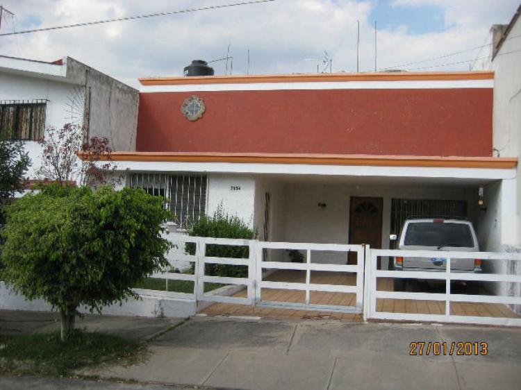 Foto Casa en Venta en Italia Providencia C.P.44630 Guadalajara, Guadalajara, Jalisco - $ 3.150.000 - CAV69733 - BienesOnLine