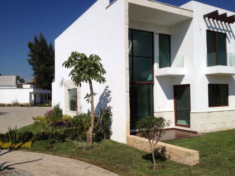 Foto Casa en Venta en Dr. Jose G Parres, Jiutepec, Morelos - $ 2.383.000 - CAV74765 - BienesOnLine