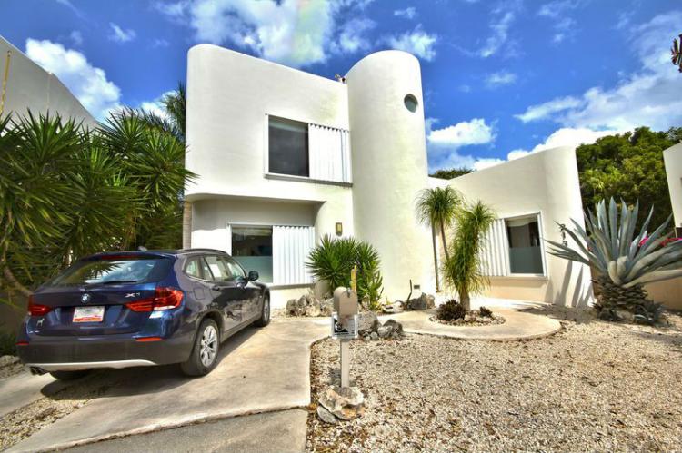 Foto Casa en Venta en Playacar, Playa del Carmen, Quintana Roo - U$D 425.000 - CAV75195 - BienesOnLine