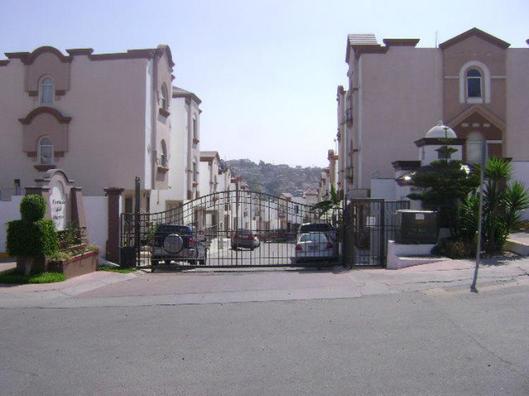 Foto Casa en Venta en JARDINES DE AGUA CALIENTE, Tijuana, Baja California - $ 695.000 - CAV56127 - BienesOnLine