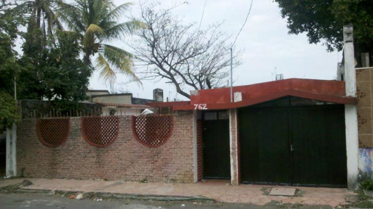 Foto Casa en Venta en Unidad Veracruzana, Veracruz, Veracruz - $ 1.300.000 - CAV70492 - BienesOnLine