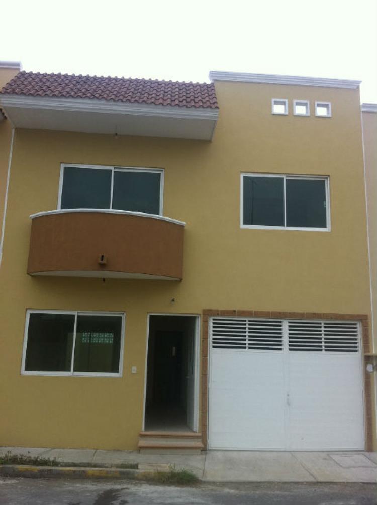 Foto Casa en Venta en Fraccionamiento Laguna Real, Veracruz, Veracruz - $ 1.250.000 - CAV71333 - BienesOnLine