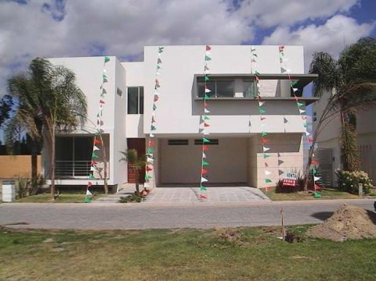 Foto Casa en Venta en Valle Real, Zapopan, Jalisco - $ 5.900.000 - CAV48494 - BienesOnLine