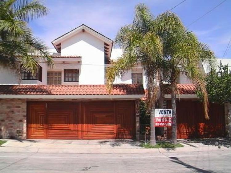 Foto Casa en Venta en Residencial La Estancia, Zapopan, Jalisco - $ 4.700.000 - CAV52409 - BienesOnLine