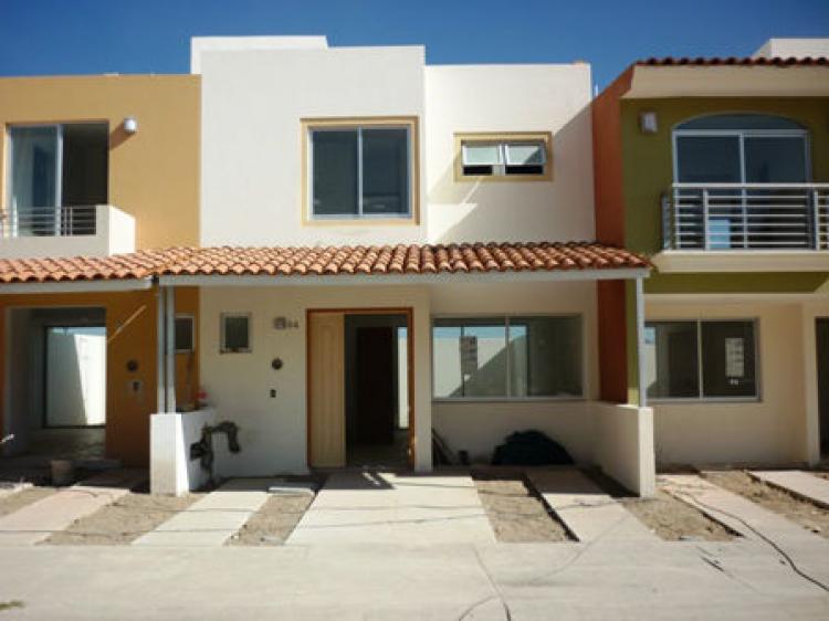 Foto Casa en Venta en Real Valdepeas, Zapopan, Jalisco - $ 1.150.000 - CAV69908 - BienesOnLine