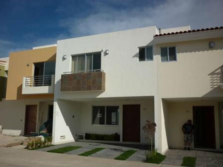 Foto Casa en Venta en Real Valdepeas, Zapopan, Jalisco - $ 1.380.000 - CAV69910 - BienesOnLine