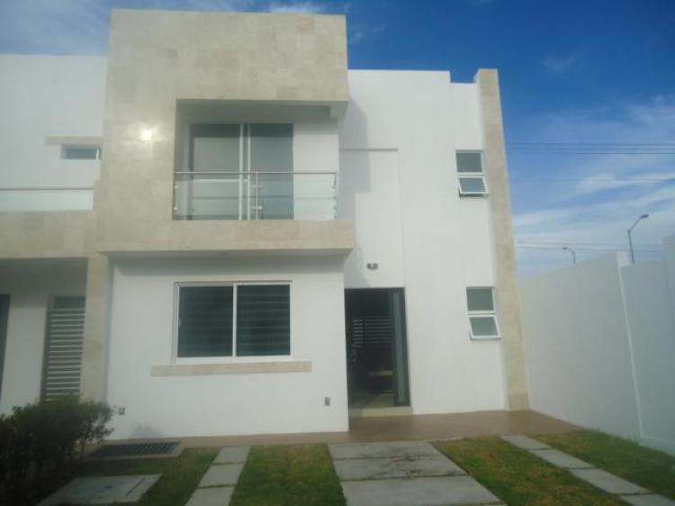 Foto Casa en Venta en villas de bernalejo, Irapuato, Guanajuato - $ 1.750.000 - CAV164046 - BienesOnLine