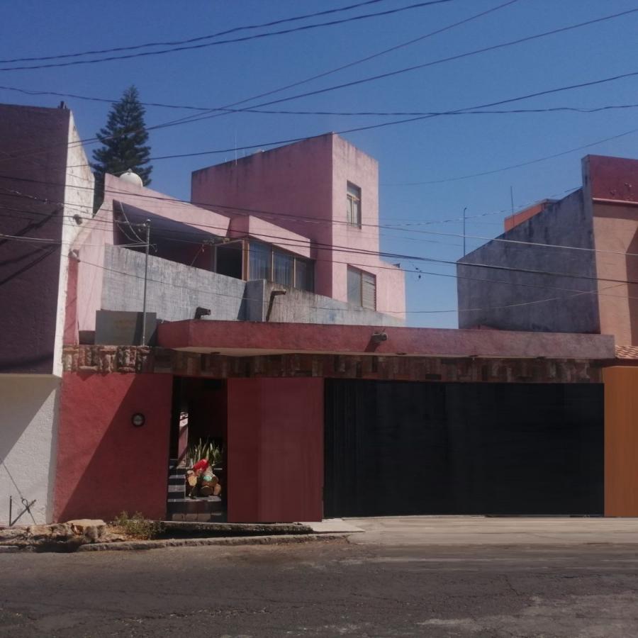 Foto Casa en Venta en BOSQUES CAMELINAS, Morelia, Michoacan de Ocampo - $ 3.790.000 - CAV305043 - BienesOnLine