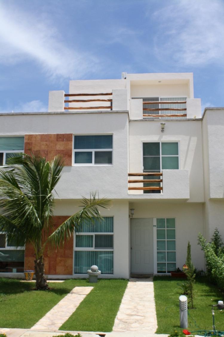 Foto Casa en Venta en RESIDENCIAL PLAYA DEL SOL, Playa del Carmen, Quintana Roo - $ 1.950.000 - CAV60069 - BienesOnLine