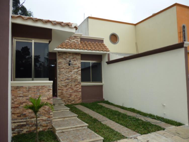 Foto Casa en Venta en Coatepec, Veracruz - $ 1.360.000 - CAV150524 - BienesOnLine