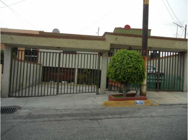 Foto Casa en Venta en Los Pirules, Tlalnepantla, Mexico - $ 1.600.000 - CAV98487 - BienesOnLine