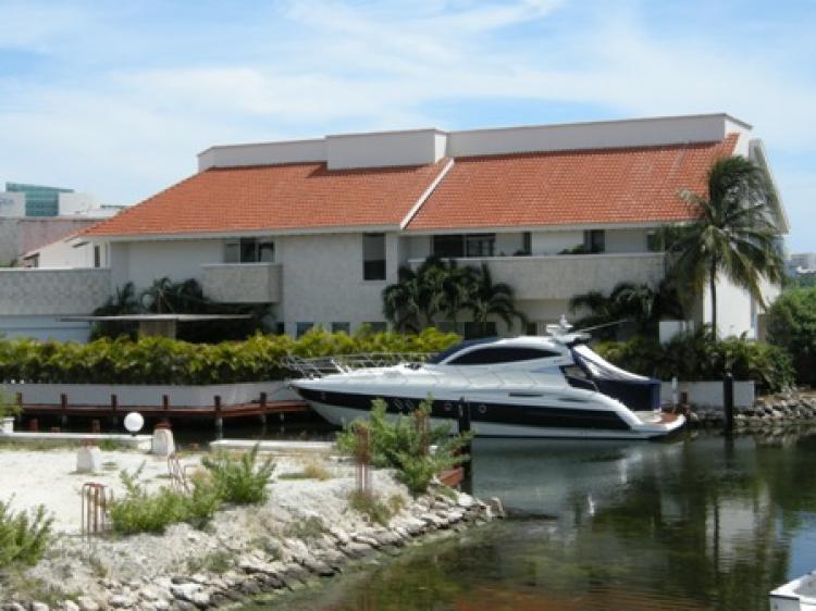 Foto Casa en Venta en ISLA DORADA, Cancn, Quintana Roo - U$D 2.750.000 - CAV38735 - BienesOnLine