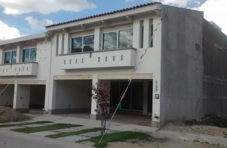 Foto Casa en Venta en Barranca del refugio, Len de los Aldama, Guanajuato - $ 3.550.000 - CAV106662 - BienesOnLine