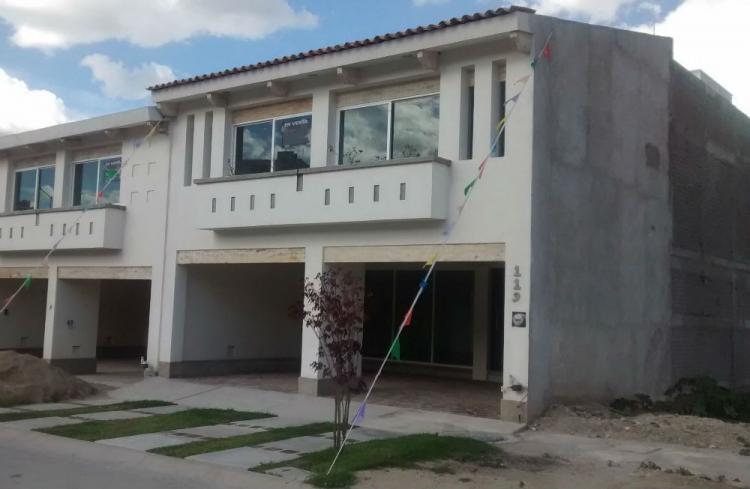 Foto Casa en Venta en Barranca del refugio, Len de los Aldama, Guanajuato - $ 3.550.000 - CAV121502 - BienesOnLine