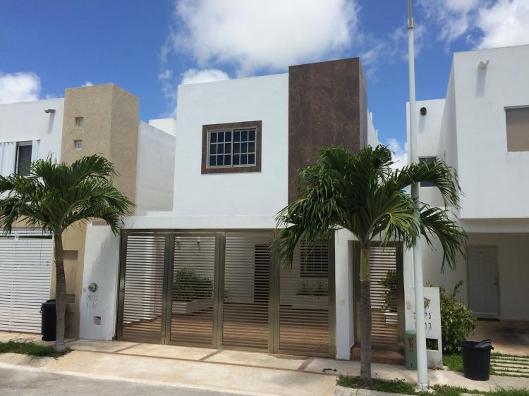 Casa en Venta en Residencial Islazul, Cancún, Quintana Roo 1.800.