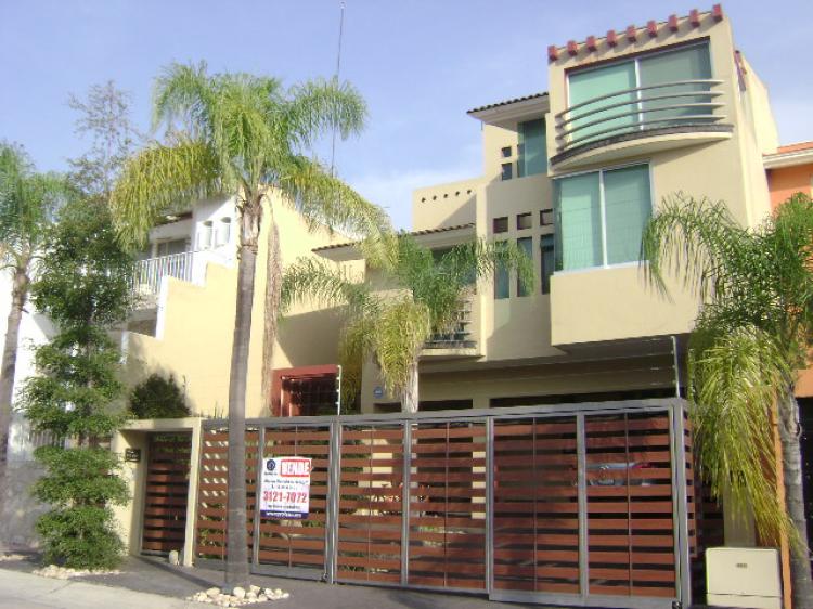 Foto Casa en Venta en Bugambilias, Zapopan, Jalisco - $ 4.750.000 - CAV98006 - BienesOnLine