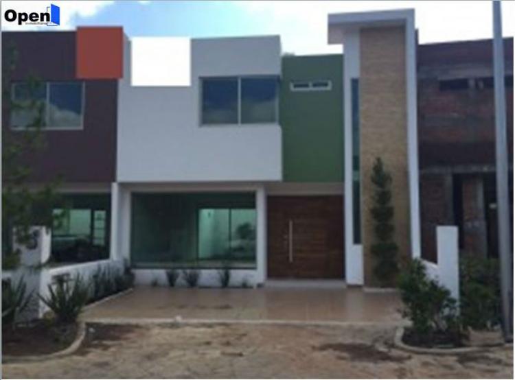 Foto Casa en Venta en El Pinar Altozano, Morelia, Michoacan de Ocampo - $ 2.380.000 - CAV192652 - BienesOnLine