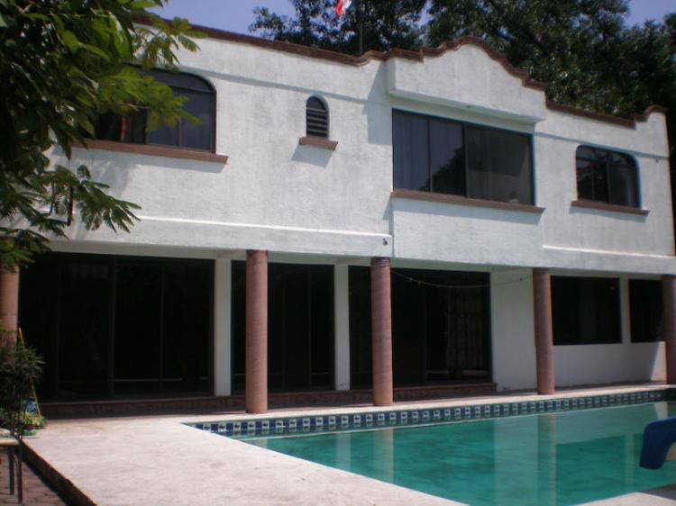 Foto Casa en Venta en Pedregal de Las Fuentes, Jiutepec, Morelos - $ 2.300.000 - CAV91565 - BienesOnLine