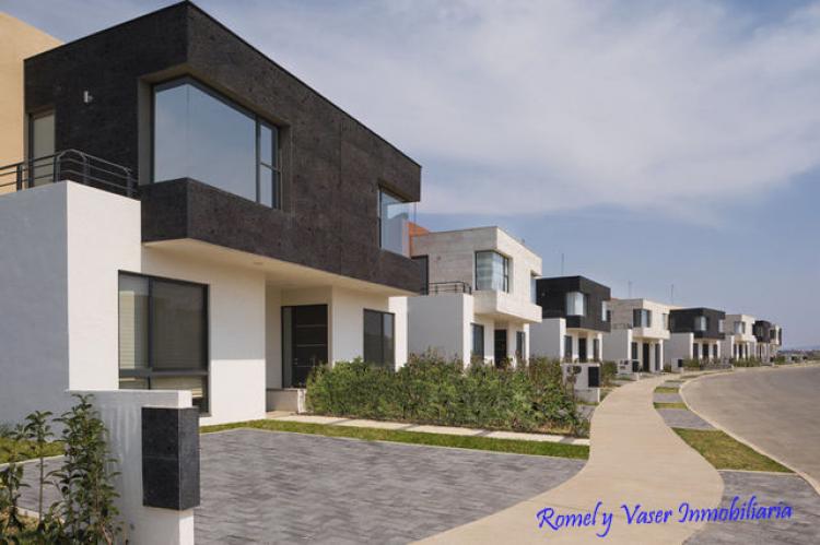 Foto Casa en Venta en Calimaya, Villas del Campo, Toluca de Lerdo, Mexico - $ 1.885.000 - CAV240357 - BienesOnLine